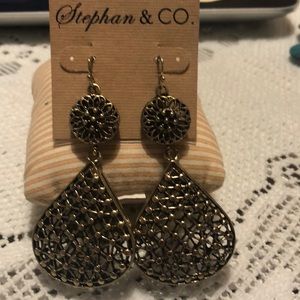 Stephan & Co weaved earrings NWT